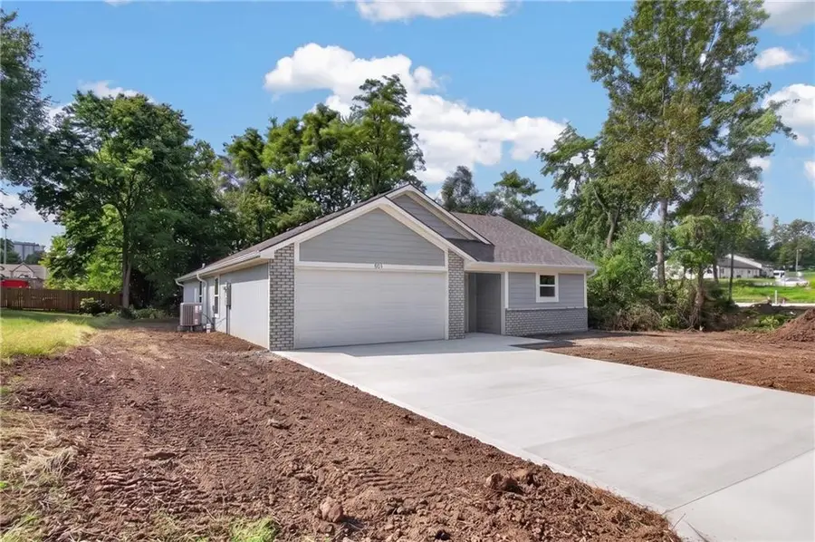 301 W 18th Street, Higginsville, MO 64037 - #3