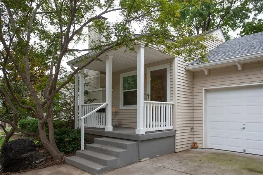 107 W Navajo Lane, Kansas City, MO 64114 - #3
