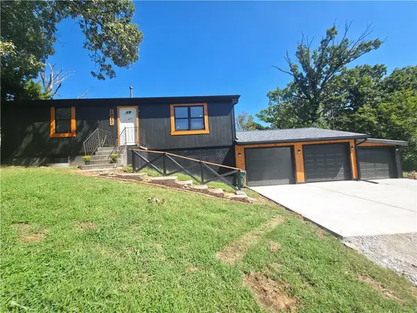 2917 Stark Avenue, Kansas City, MO 64129