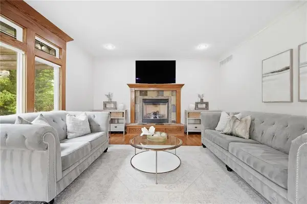 4922 W 155th Terrace, Overland Park, KS 66224