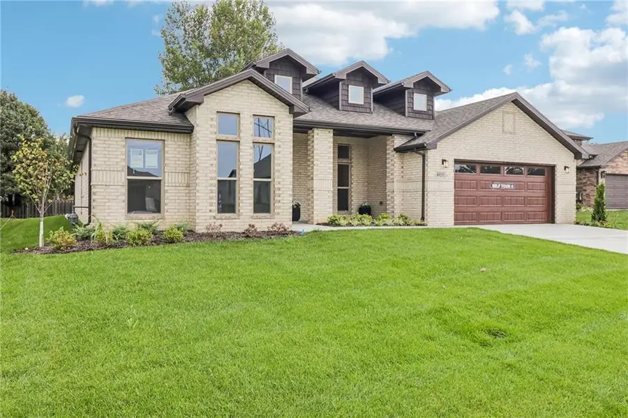 8523 Pickering Street, Lenexa, KS 66227 - #2