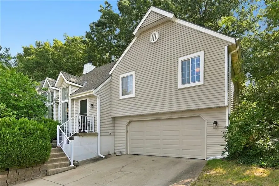 1036 S Lindenwood Drive, Olathe, KS 66062 - #2
