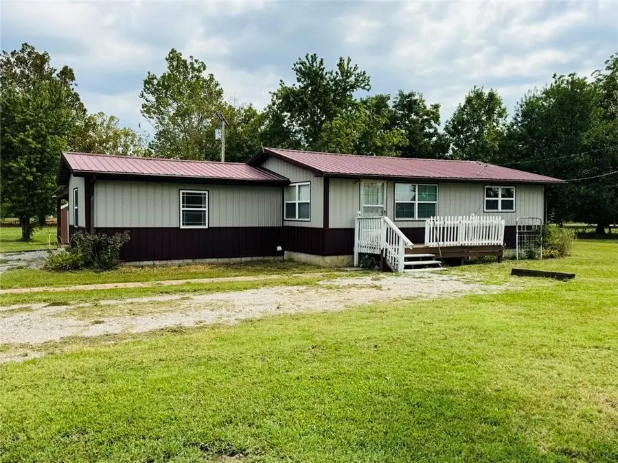 111 S 16th Street, Chetopa, KS 67336 - #2