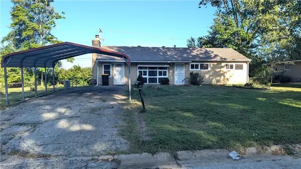 10901 Bristol Terrace, Kansas City, MO 64134