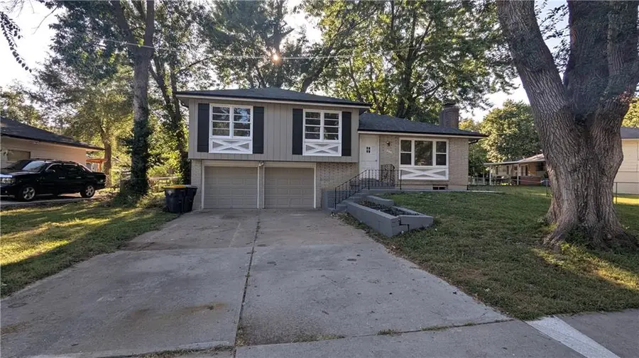 9320 Oakland Avenue, Kansas City, MO 64138 - #3