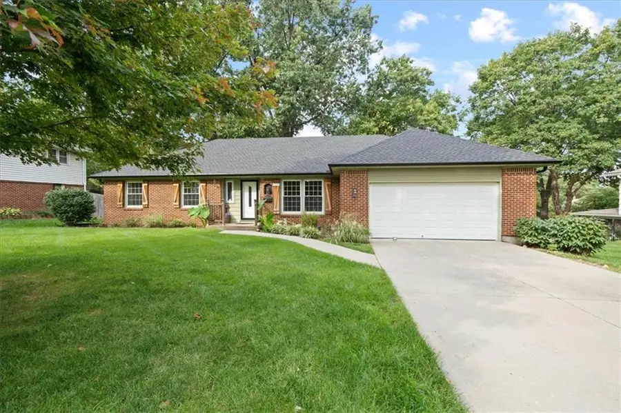 10616 Oak Street, Kansas City, MO 64114 - #2