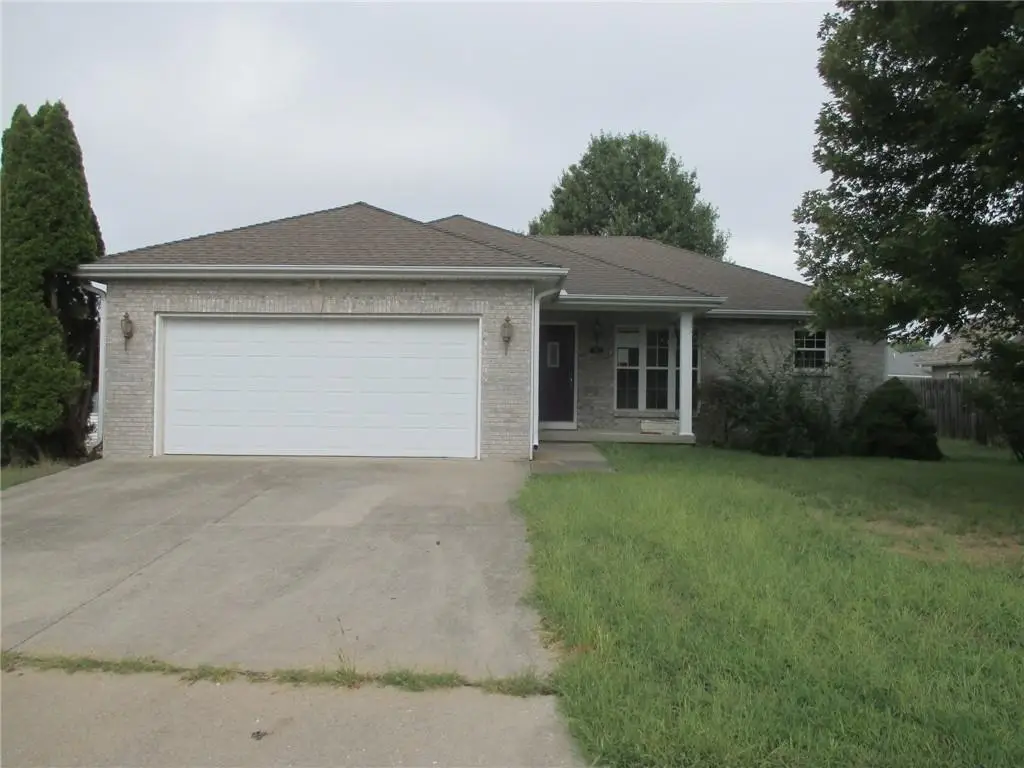 302 Katy Circle, Sedalia, MO 65301 - #1