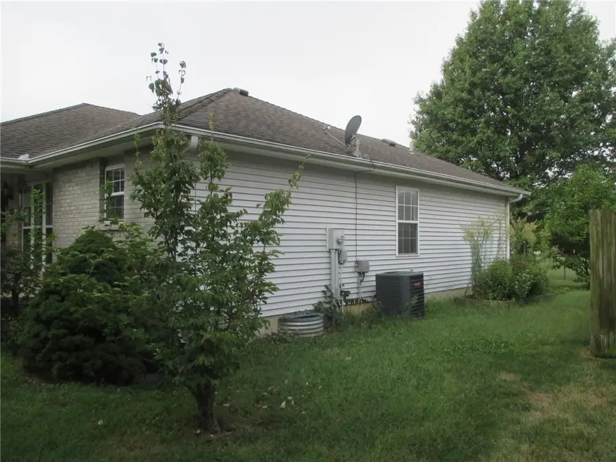 302 Katy Circle, Sedalia, MO 65301 - #3