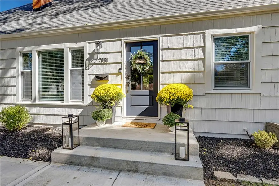 7531 Fairway Street, Prairie Village, KS 66208 - #2