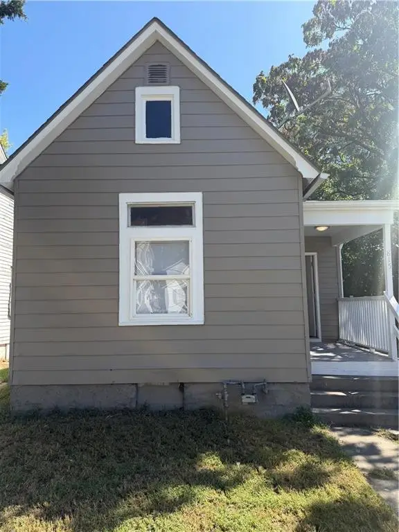815 S 21st Street, St Joseph, MO 64507