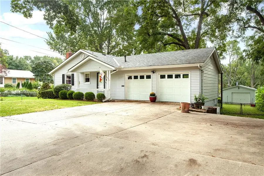 7915 W 77th Street, Overland Park, KS 66204 - #3