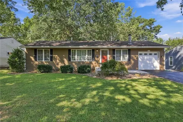 7426 Beverly Street, Overland Park, KS 66204