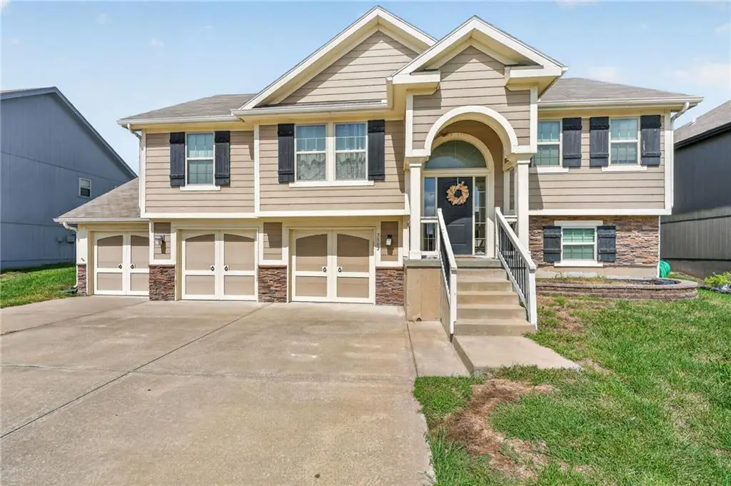 7502 NE 109th Street, Kansas City, MO 64157 - #1