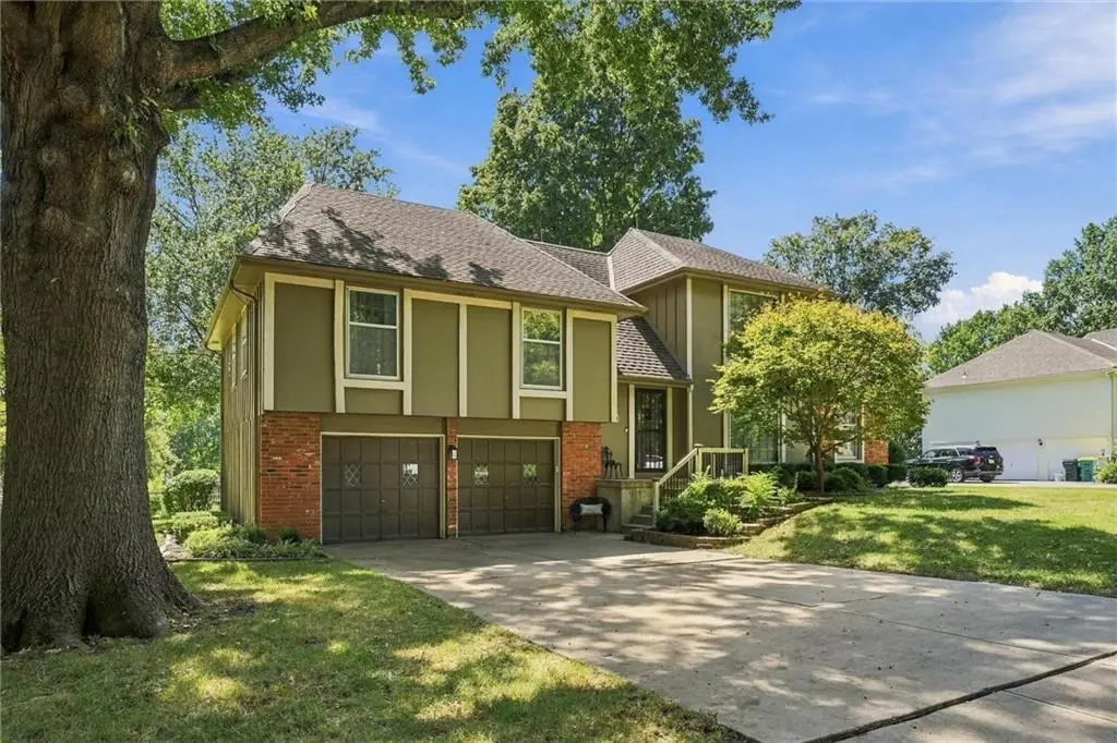 2201 W 120th Street, Leawood, KS 66209 - #1