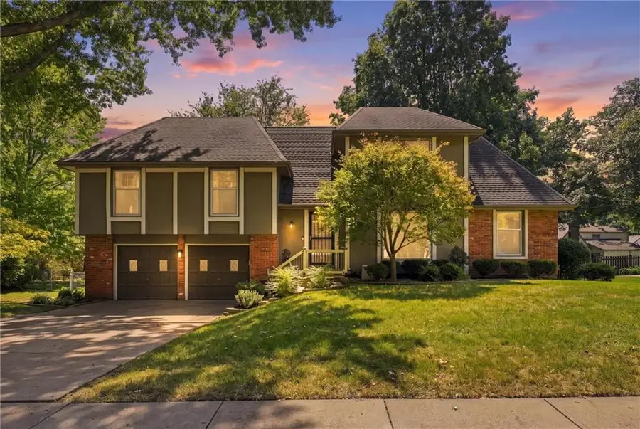 2201 W 120th Street, Leawood, KS 66209 - #2
