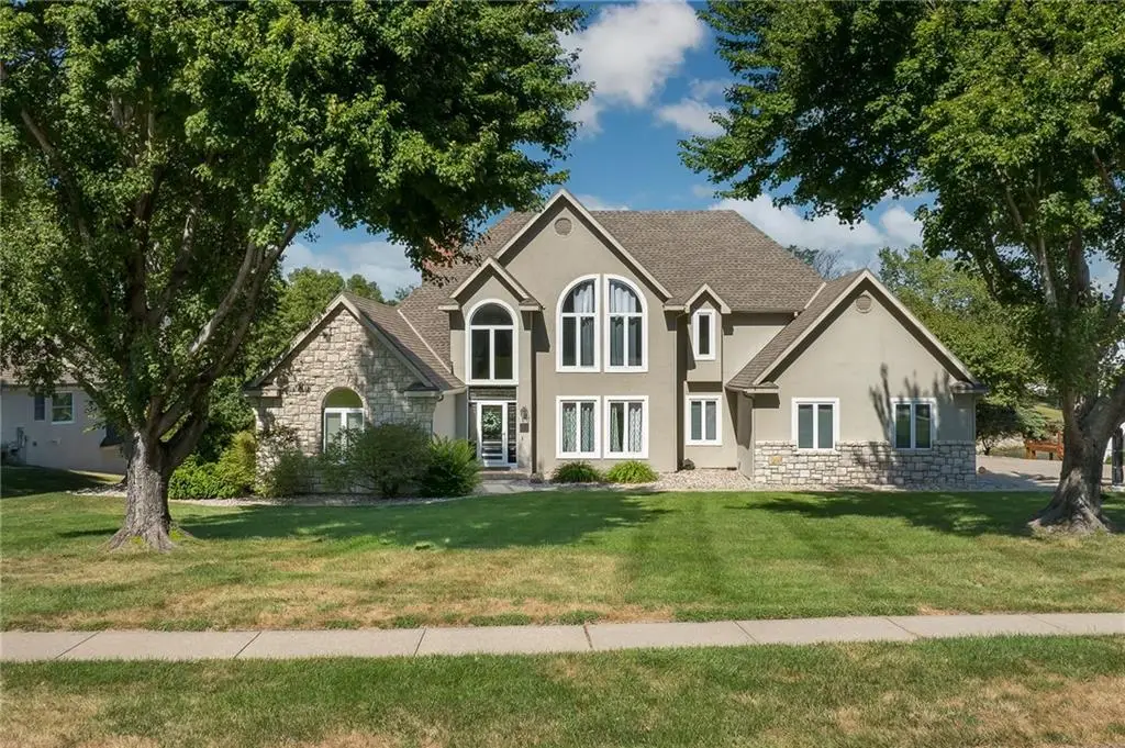 4603 S Lakewood Drive, Saint Joseph, MO 64506 - #1