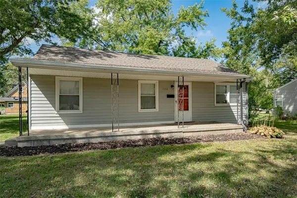 1032 N Sycamore Street, Ottawa, KS 66067