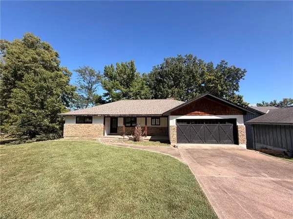 234 N Winnebago Drive, Lake Winnebago, MO 64034