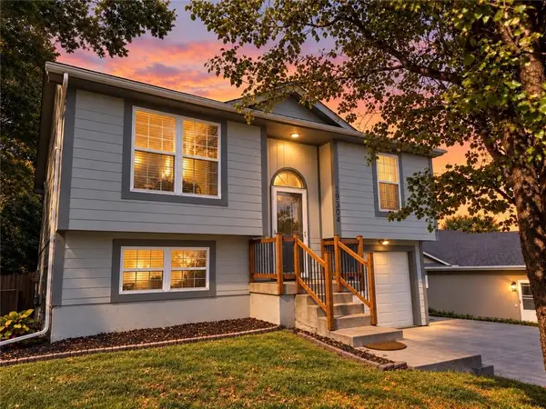 19304 E 13th Street N, Independence, MO 64056