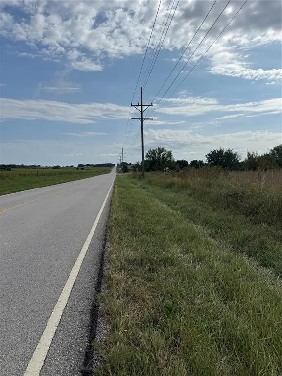 Pressonville Road, Paola, KS 66071