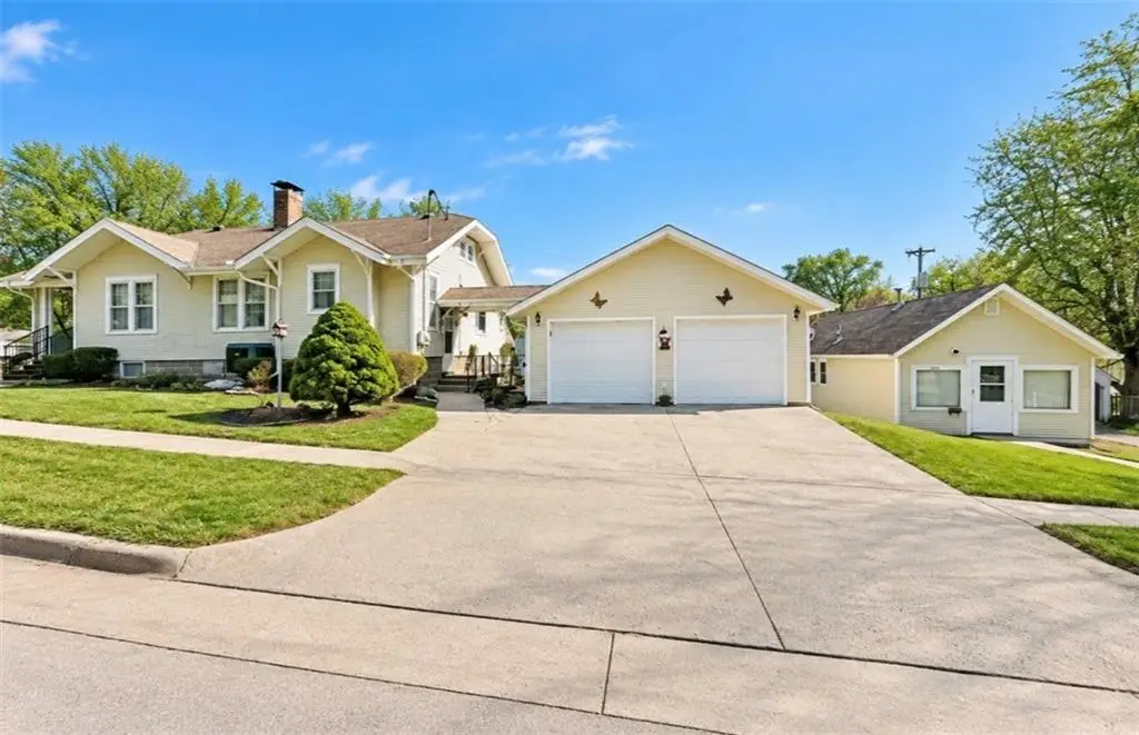 406 S Mulberry Street, Maryville, MO 64468 - #1