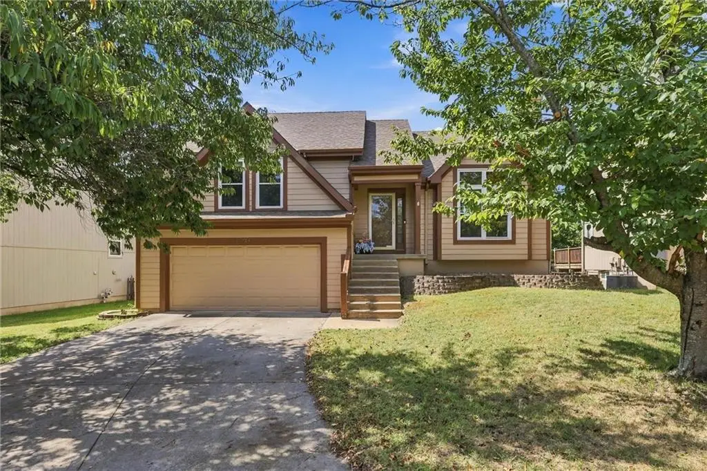 15724 S Locust Street, Olathe, KS 66062 - #1