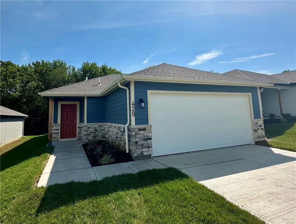 429 Valley View Drive, Tonganoxie, KS 66086 - #1