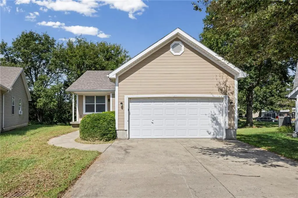 1012 NE Queens Court, Lees Summit, MO 64064 - #1