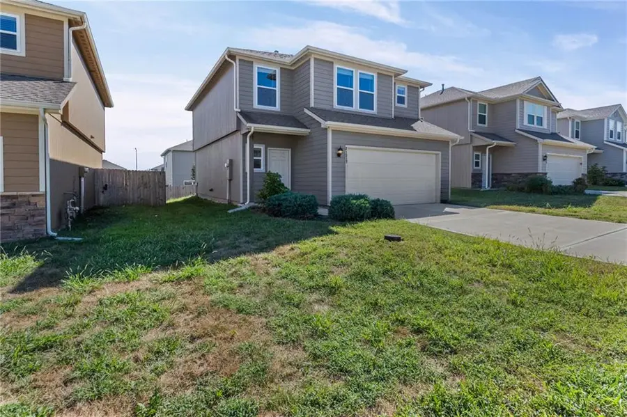21317 W 215th Street, Spring Hill, KS 66083 - #2
