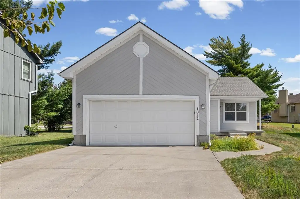 1052 NE Queens Court, Lees Summit, MO 64064 - #1