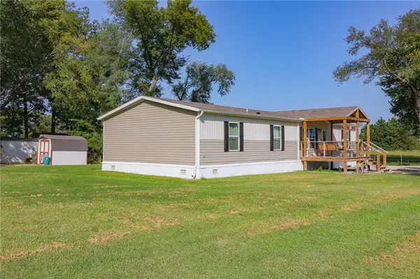 213 S Walnut Street, Centerview, MO 64019