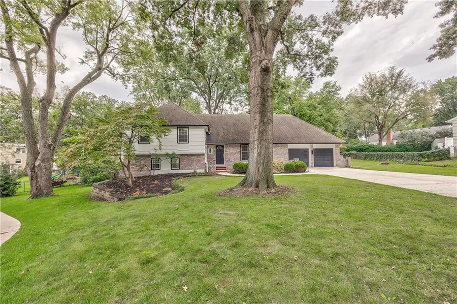 8129 Dearborn Drive, Prairie Village, KS 66208 - #3