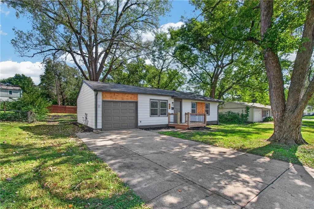 6303 E 153rd Street, Grandview, MO 64030 - #1