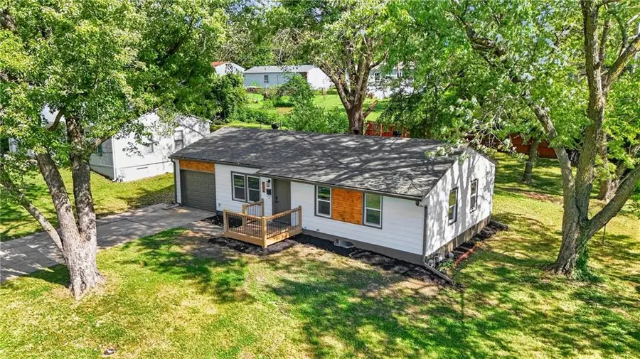 6303 E 153rd Street, Grandview, MO 64030 - #3