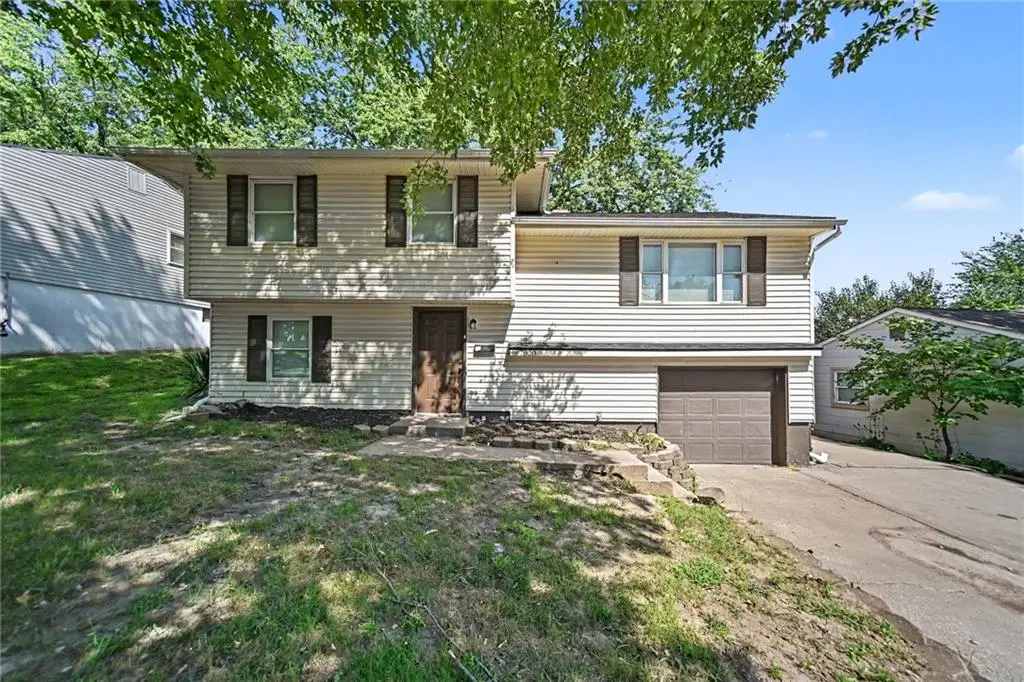 7820 NE San Rafael Drive, Kansas City, MO 64119 - #1