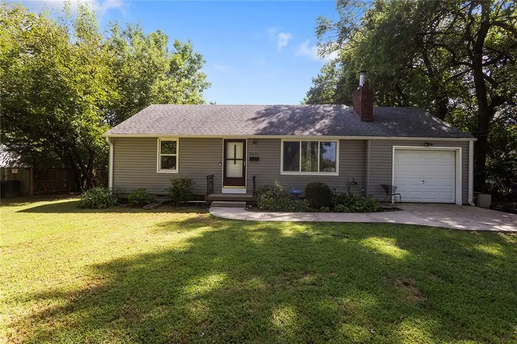 8601 E 81st Terrace, Raytown, MO 64138 - #1