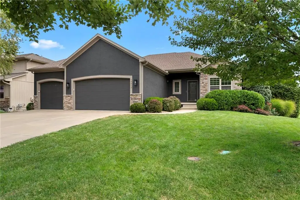 19813 Elmridge Street, Spring Hill, KS 66083 - #1