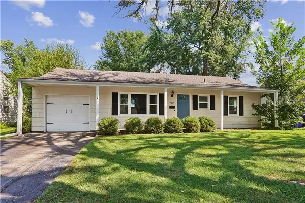 7217 Dearborn Street, Overland Park, KS 66204