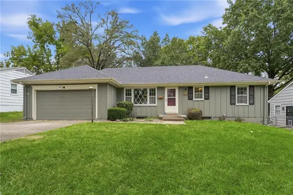 8116 W 92nd Street, Overland Park, KS 66212