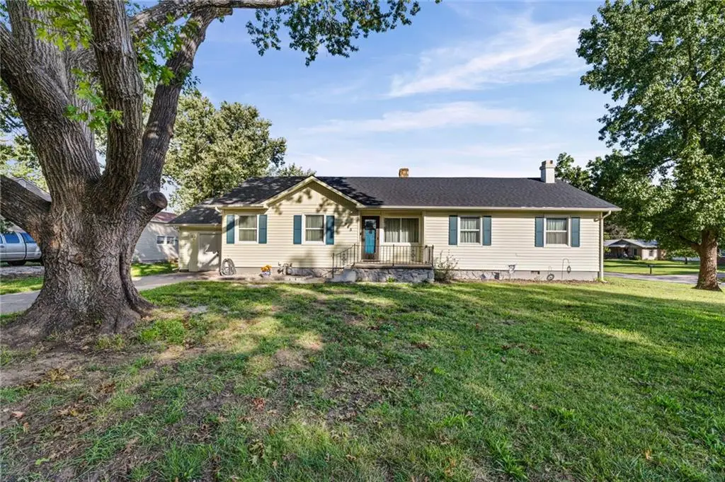 945 S Sycamore Street, Ottawa, KS 66067 - #1