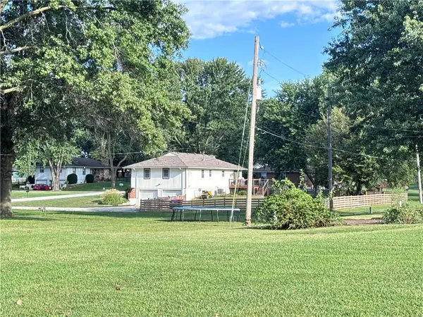 3609 N 154th Terrace, Basehor, KS 66007