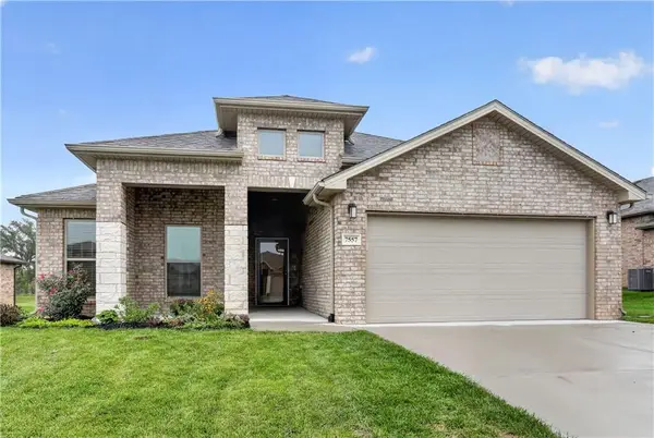 7557 Mccormick Drive, Shawnee, KS 66227
