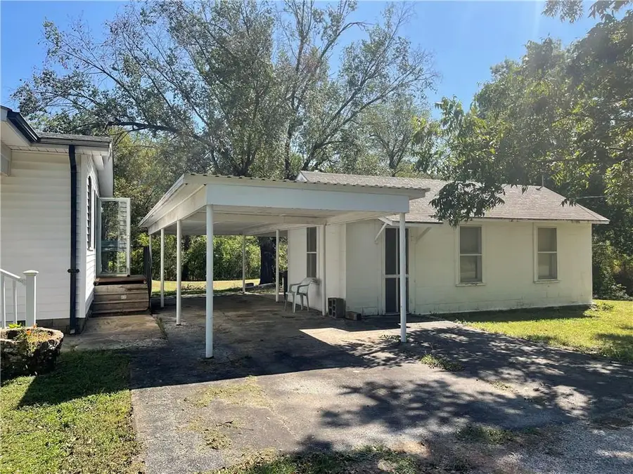 321 N 2nd Street, Chetopa, KS 67336 - #2