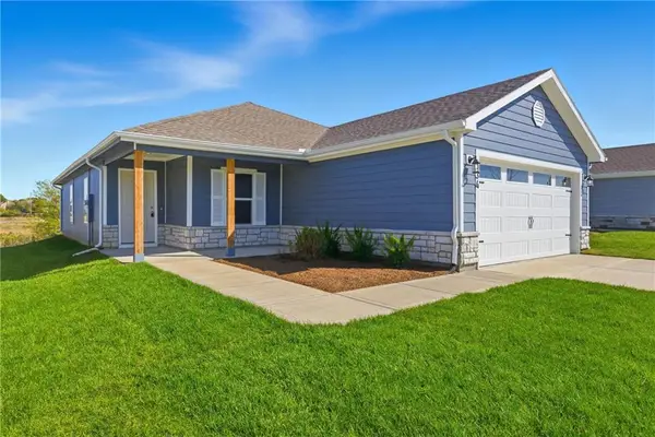20360 W 195th Street, Spring Hill, KS 66083