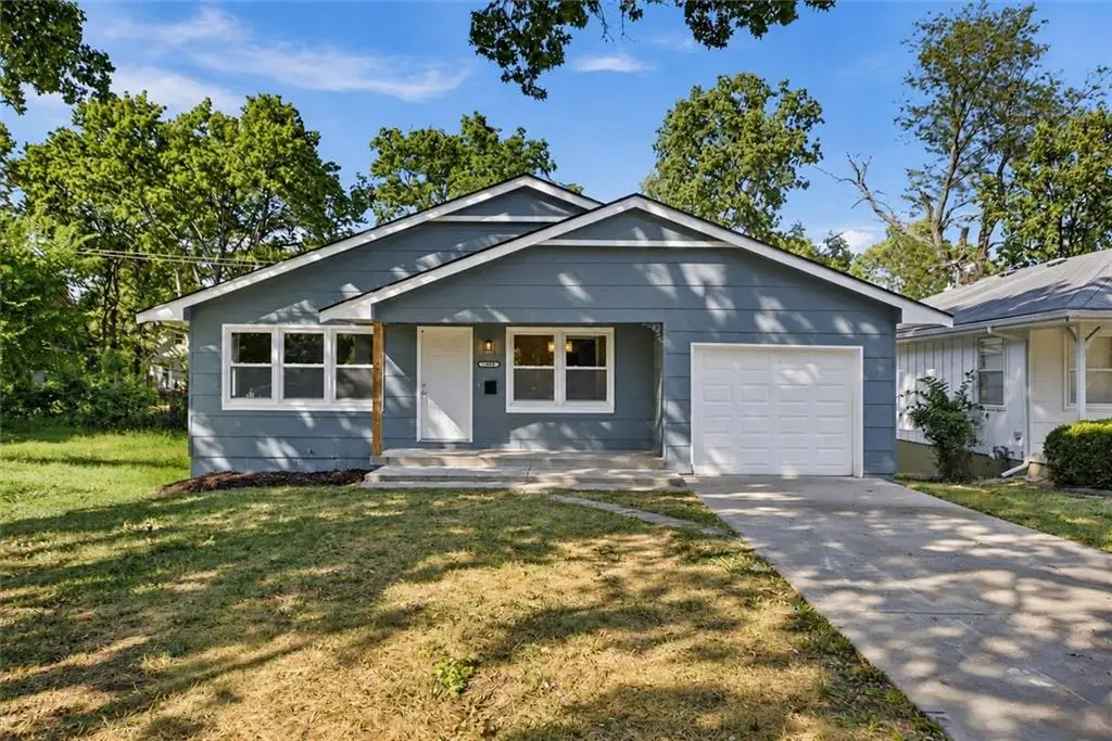 1704 E 79th Street, Kansas City, MO 64131 - #1