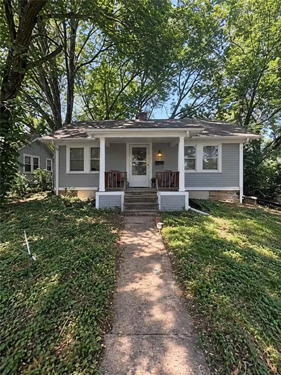 6104 Tracy Avenue, Kansas City, MO 64110