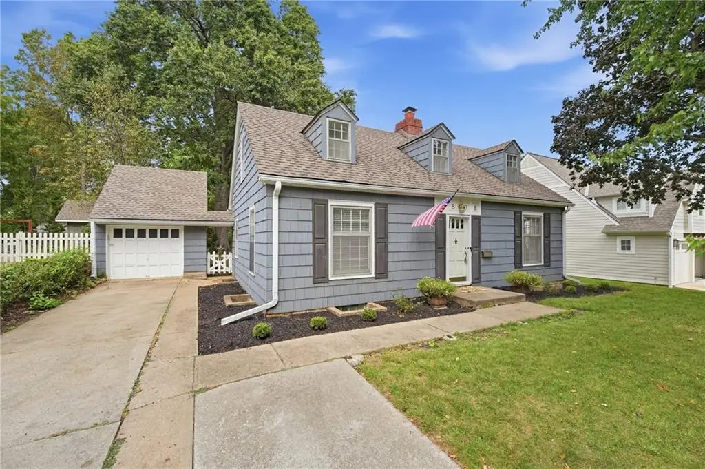 2808 W 51st Terrace, Westwood, KS 66205 - #1