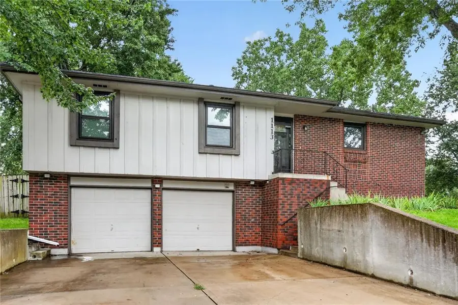 1113 S Valley Road, Olathe, KS 66061 - #3