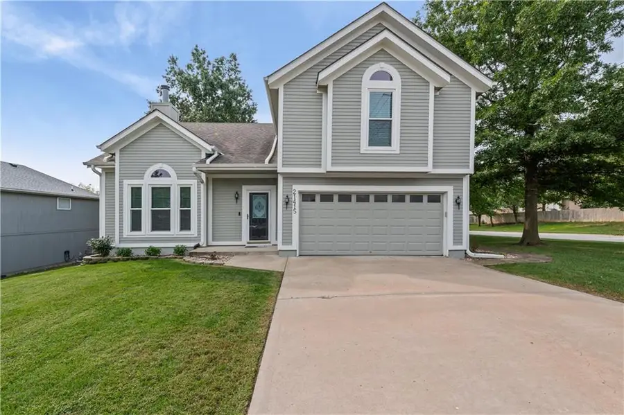 21415 W 52nd Street, Shawnee, KS 66218 - #2