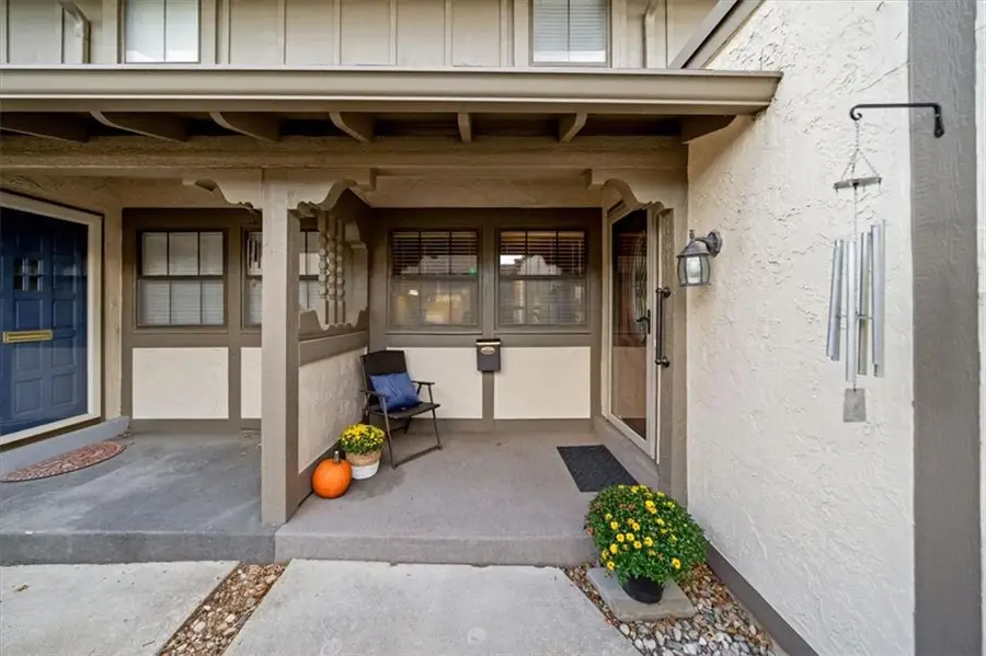 10242 Foster Street, Overland Park, KS 66212 - #2